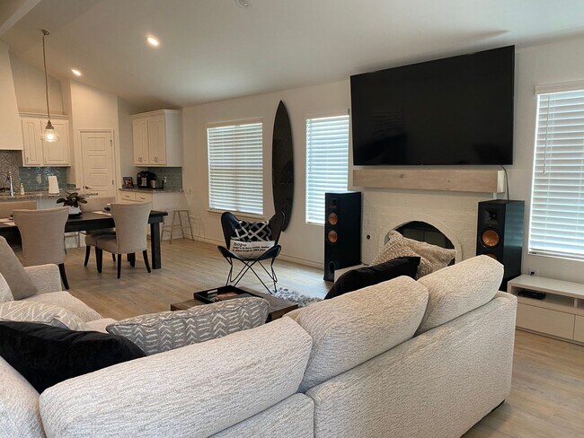 Foto del edificio - Newer Home in Cooper District