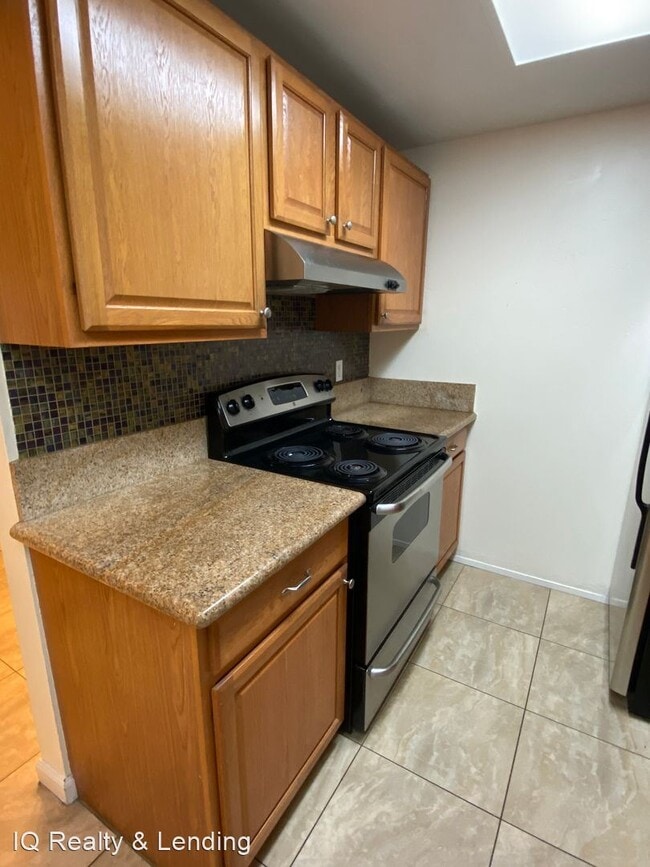 Building Photo - 2 br, 1.5 bath House - 935 Jamacha Rd Unit B