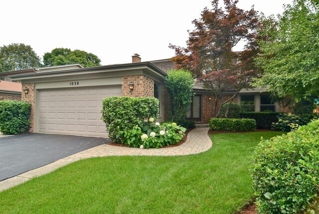Primary Photo - 1038 Wayne Ave