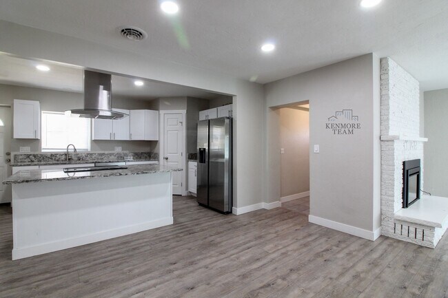 Foto del edificio - 308 N 12th Ave