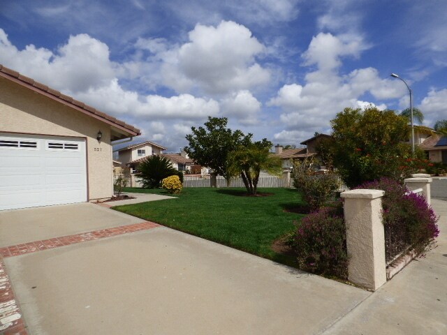Building Photo - PRISTINE ESCONDIDO BEAUTY! LARGE UPGRADED ...