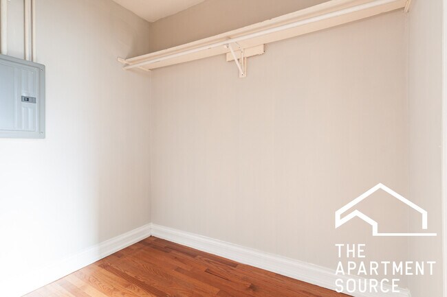 Foto del edificio - 4546 N Damen Ave