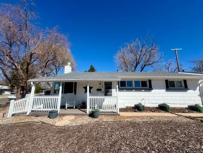 Photo - Charming 3 Bedroom in Knob Hill with views of Pikes Peak House
