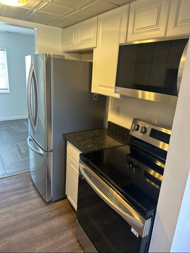 Building Photo - 3754C Helios Ct