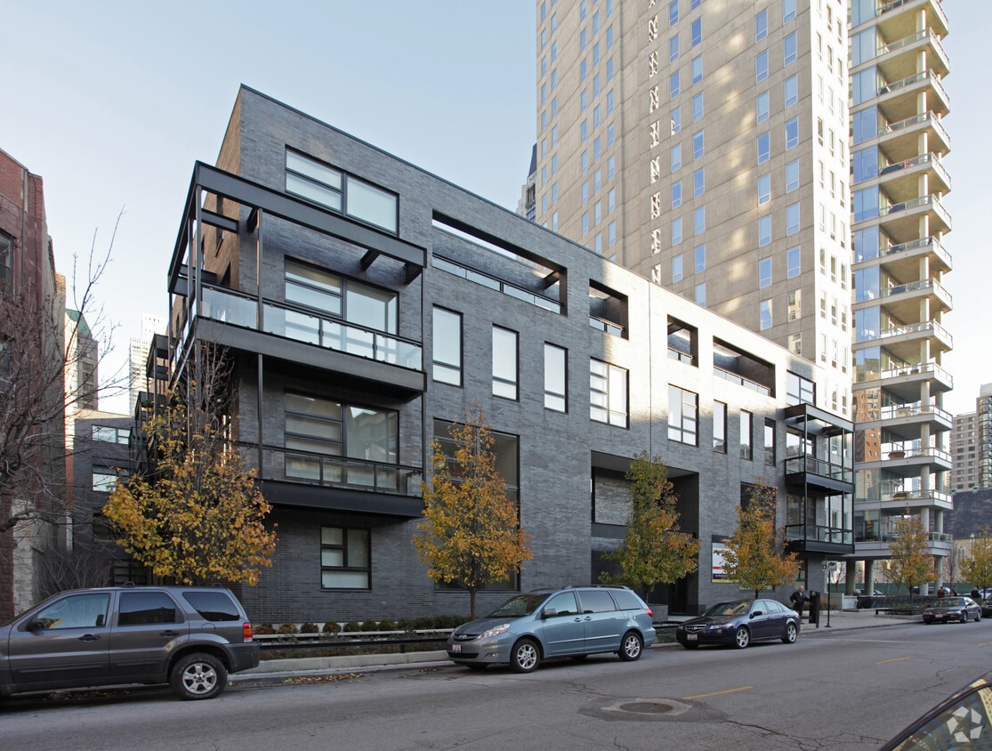 Building Photo - 1003-1021 N Dearborn St