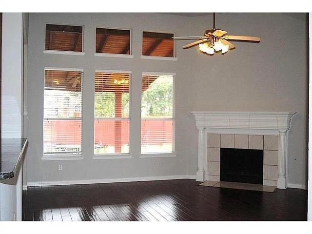 Foto del edificio - 9016 Enchanted Ridge Dr