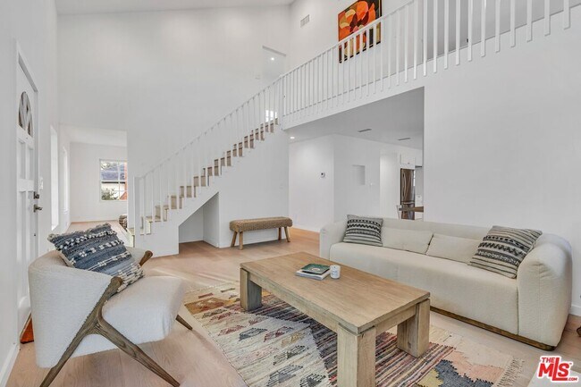 Foto del edificio - 7347 W 83rd St