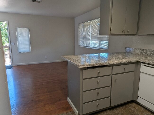 Building Photo - 2999 Oro Dam Blvd E