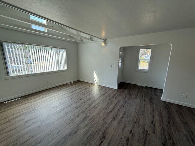 Foto del edificio - 2525 SE Thompson St