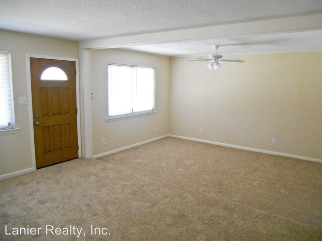 Building Photo - 3 br, 1 bath House - 127 Walz Circle