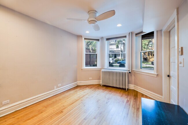Foto del edificio - 3627 N Janssen Ave