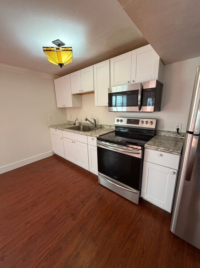 Foto del edificio - 8244 Birch Water Ln