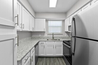 2BD, 2.5BA - 1280SF - Kitchen - Pickwick Flats