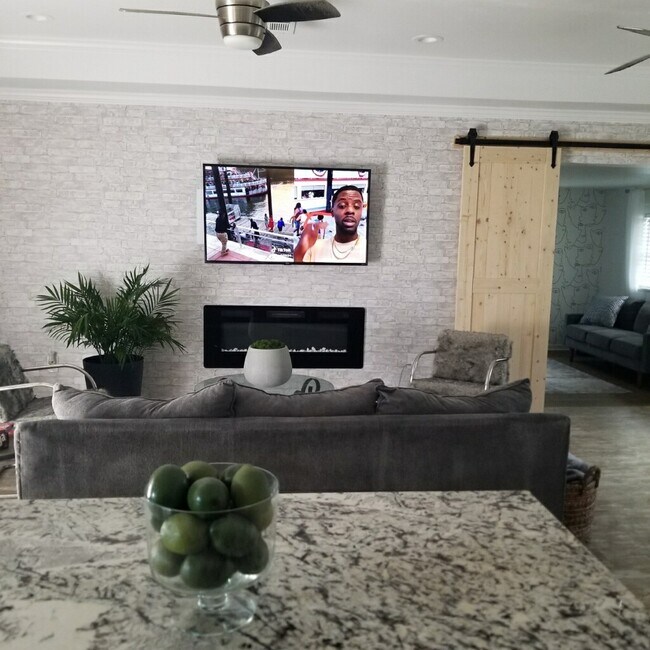 Foto del edificio - 1901 River Oaks Dr