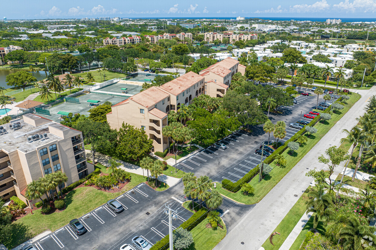 Entrance - Delray Racquet Club