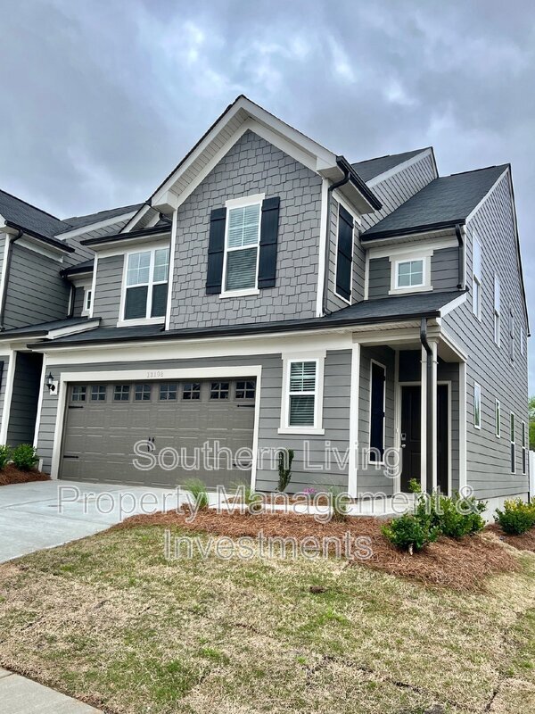 Foto principal - 13108 Rover St