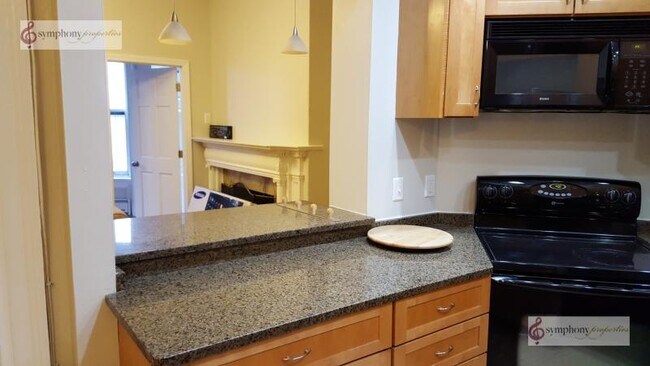 Building Photo - 42 Fenway