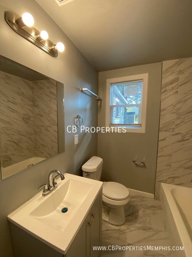 Foto del edificio - 3741 Faxon Ave