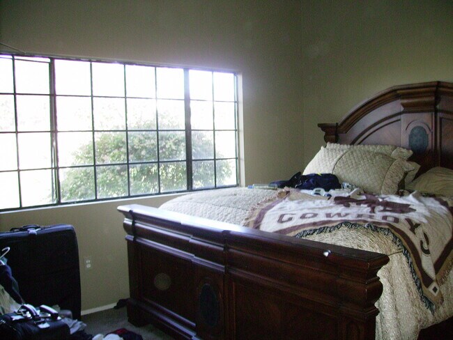 master bedroom - 2832 Winthrop Ave