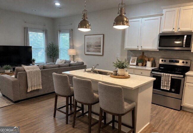 Building Photo - 365 Lorien Way