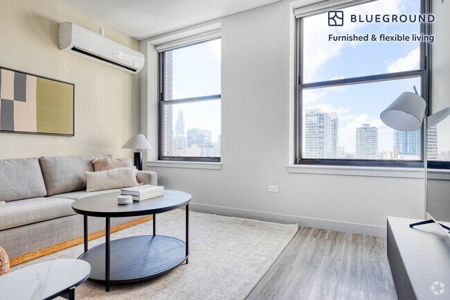 Building Photo - 330 S Wells St
