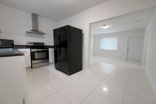 Foto del edificio - 1942-1946 Funston St