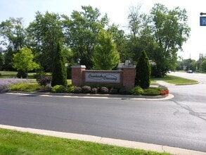 Building Photo - 8921 Hunters Creek Dr