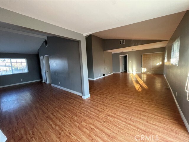 Foto del edificio - 15688 Senadale St