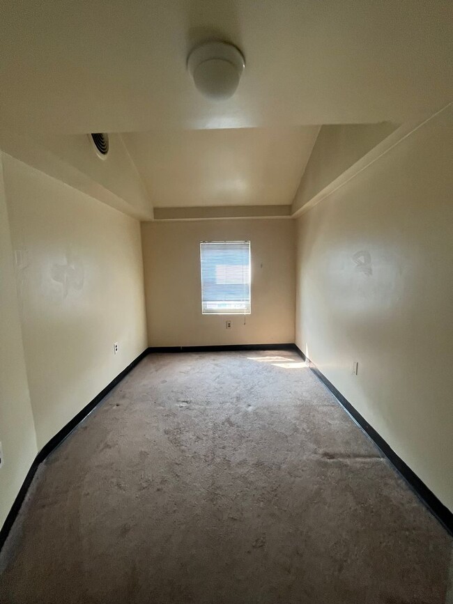 Building Photo - 1309-11 South St