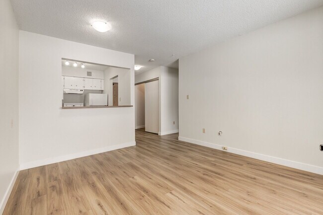 Photo du bâtiment - Cedarvilla Apartments