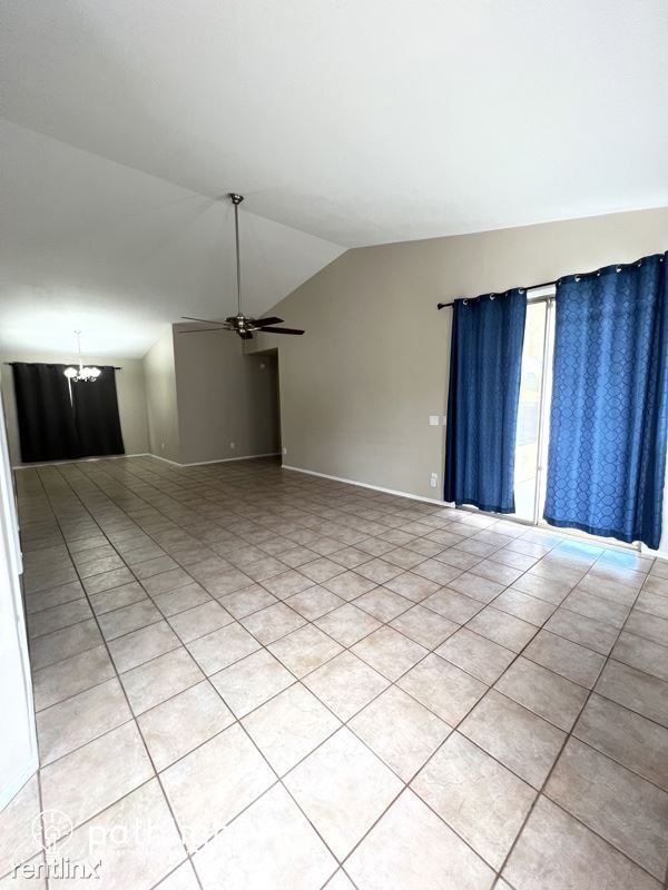 Foto del edificio - 3 br, 2 bath House - 9428 E Pampa Avenue UNIT