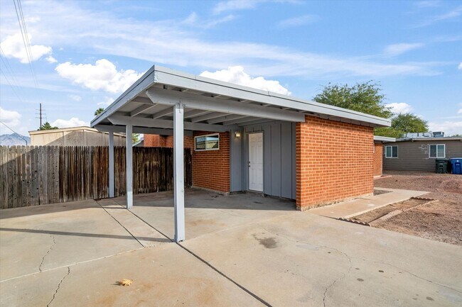 Foto del edificio - Great Eastside Home!