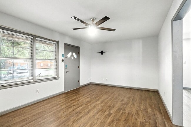 Building Photo - 3625 N 9th St