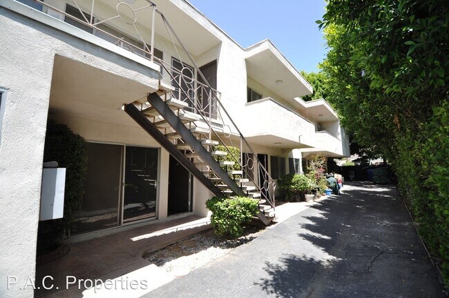 Building Photo - 1 br, 1 bath Apartment - 10855 Morrison St...