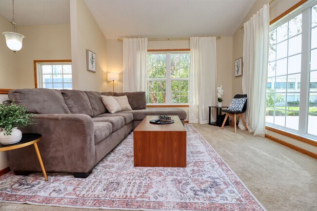 Foto del edificio - 4 br, 2 bath Townhome - 4032 North 56th St...