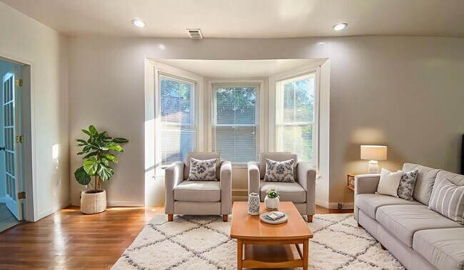 Foto del edificio - 6620 S Cottage Grove Ave
