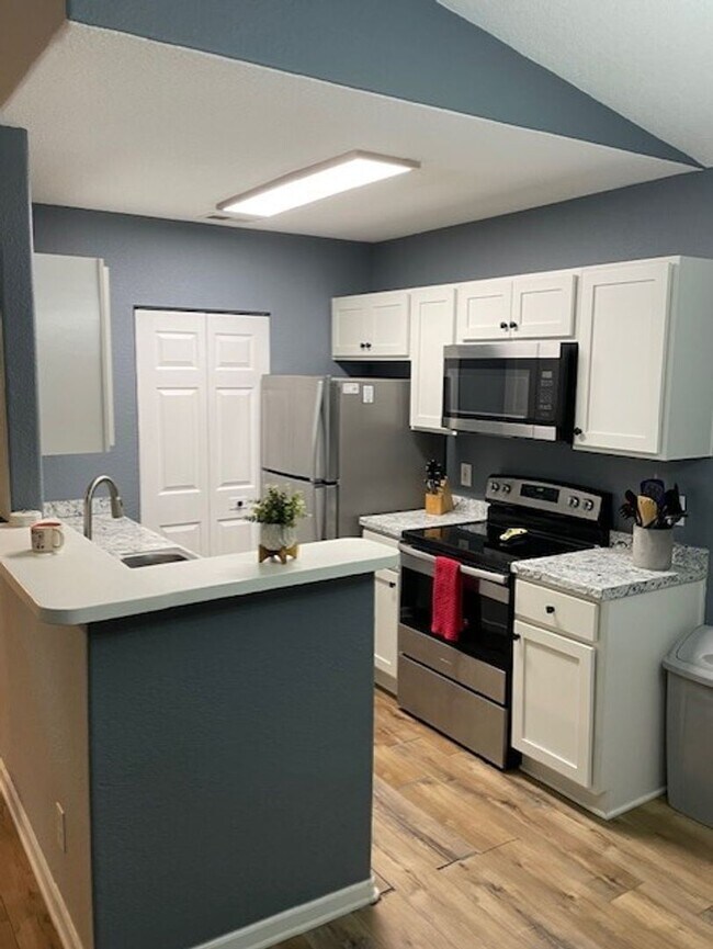 Foto del edificio - Plantation Point-2 Bed 2 Bath Available Now!