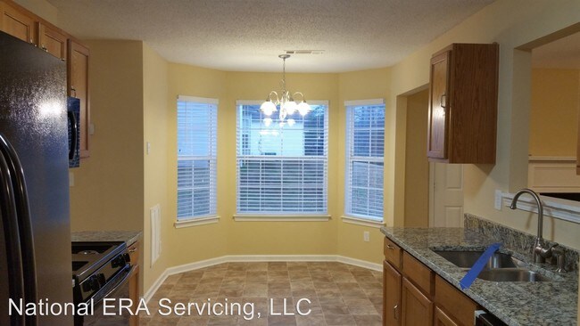 Building Photo - 1682 Village Place Cir NE