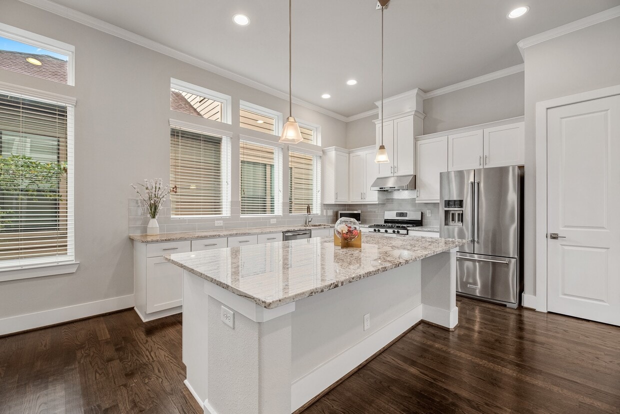 Foto principal - 5725 Darling St