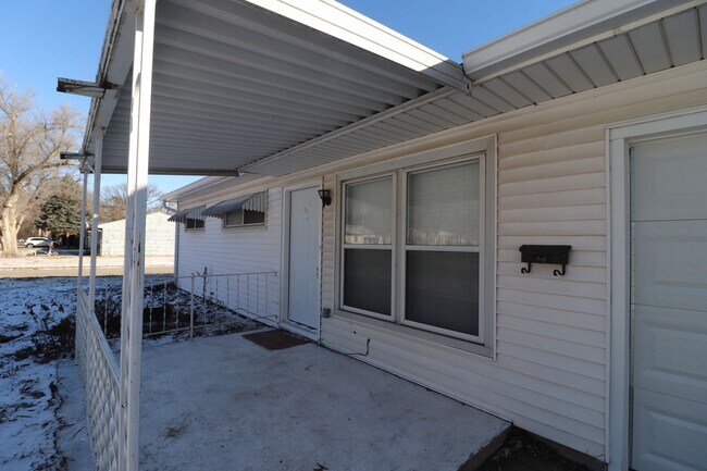 Foto del edificio - Charming 3 bedroom home on Corner Lot!