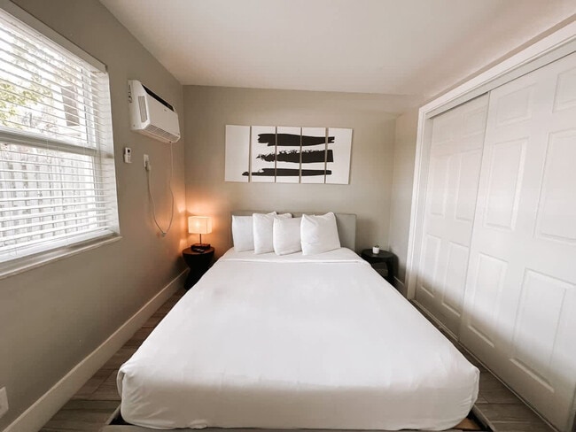 Building Photo - 50 Davie Blvd