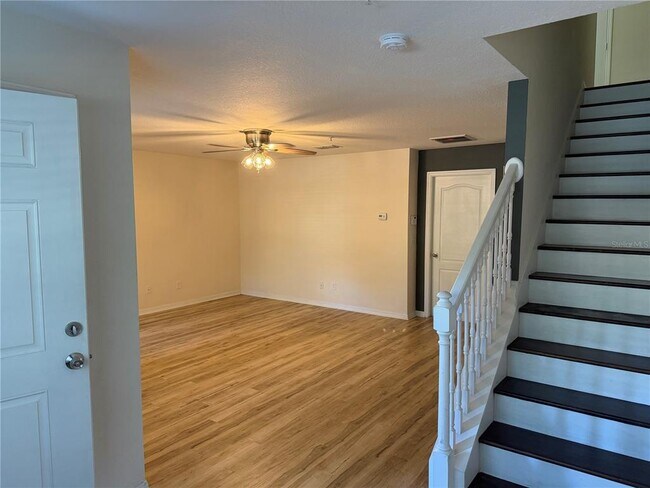 Foto del edificio - 4205 Regal Town Ln