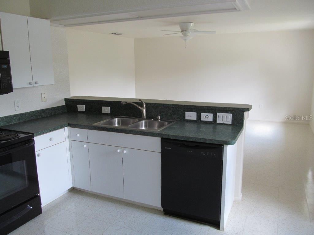 Foto principal - 1071 Nomad Rd