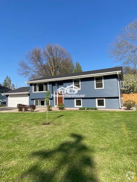 Building Photo - 3600 Trenton Ln N