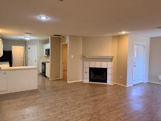 Building Photo - 8232 Raleigh Ave