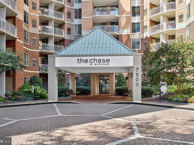 Foto del edificio - 7500 Woodmont Ave