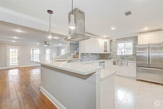 Building Photo - 5611 Nina Lee Ln