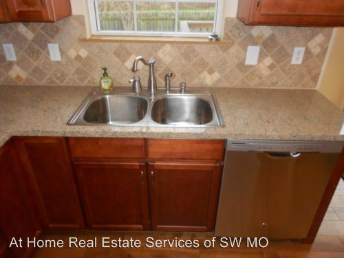 Building Photo - 3000 W Melbourne St