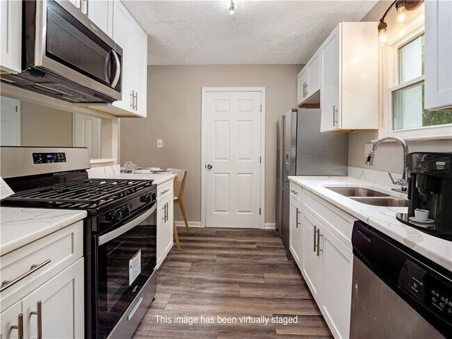 Building Photo - 1234 Falling Water Dr