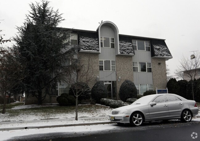 Foto del edificio - 107 E Curtis